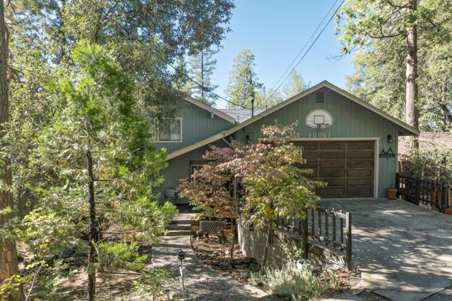 18861 Lookout Drive, Twain Harte CA: https://media.crmls.org/mediaz/1db0b302-1592-4b12-abc0-c347a68a06c8.jpg