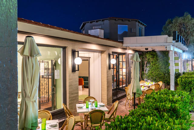 664 Palm Canyon Drive, Palm Springs CA: https://media.crmls.org/mediaz/1db0d431-f6c5-4bf3-9b38-806dc08618f6.jpg