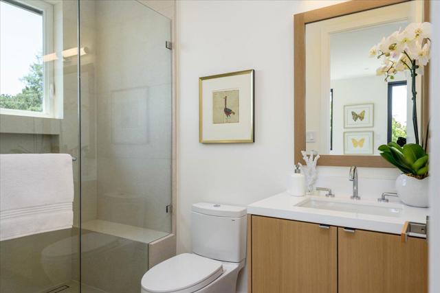 1025 Continental Drive, Menlo Park CA: https://media.crmls.org/mediaz/1db1340a-cf64-469c-82b0-f0aa75db96a2.jpg