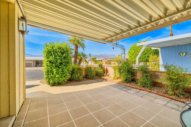 73470 Desert Greens N Drive, Palm Desert CA: https://media.crmls.org/mediaz/1db1796d-5079-4e43-bfbe-25bd6990db5a.jpg