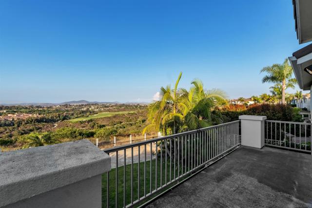 5398 SHANNON RIDGE LN, San Diego CA: https://media.crmls.org/mediaz/1db1a07b-c6c3-43ec-8a58-4e4ddf46886e.jpg