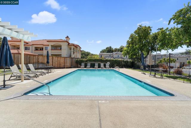 6625 Pioneer Ln, Dublin CA: https://media.crmls.org/mediaz/1db1a5b6-27de-4f25-bcc3-4a3b56b23e20.jpg