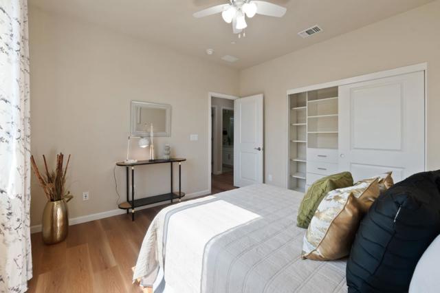 Image 44 of 62 For 32210 Regents Boulevard