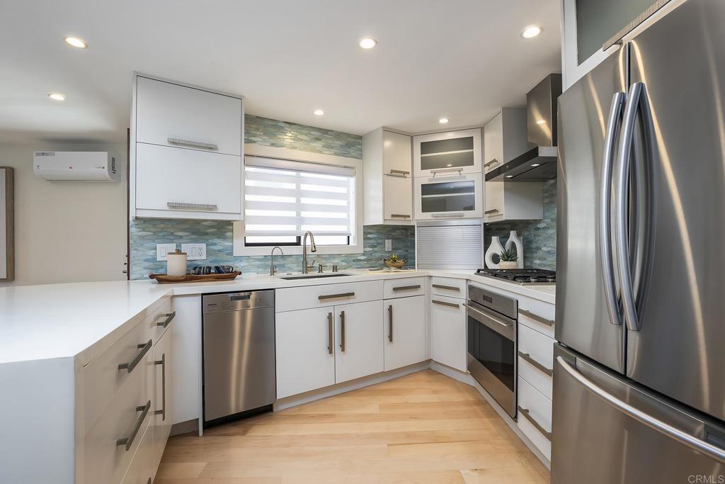 2820 Bayside Walk - photo 7