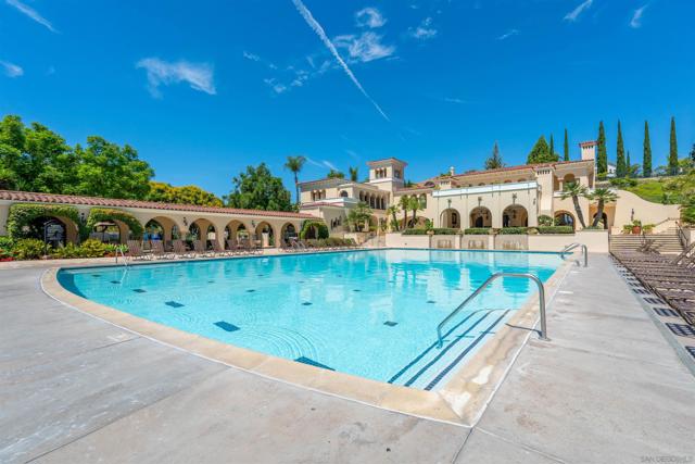 1648 Sweet Gum Place, Chula Vista CA: https://media.crmls.org/mediaz/1db2be01-6f07-45d9-90c4-623ff934209c.jpg