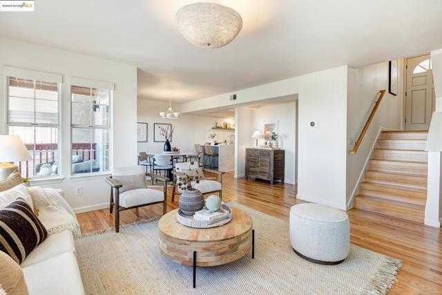 4353 Terrabella Way, Oakland CA: https://media.crmls.org/mediaz/1db3121a-fe22-4de1-9611-7bfbaad2551b.jpg