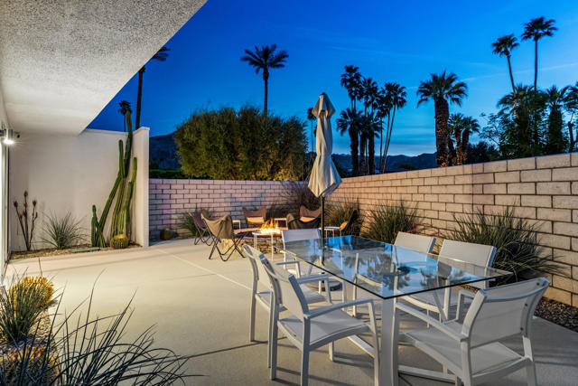 Image 40 of 60 For 76080 Fairway Drive