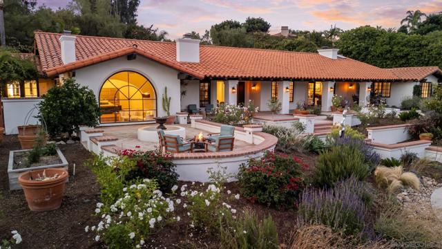 5354 El Camino Del Norte, Rancho Santa Fe CA: https://media.crmls.org/mediaz/1db373aa-7a38-48fa-a5ec-fedce96b53ea.jpg