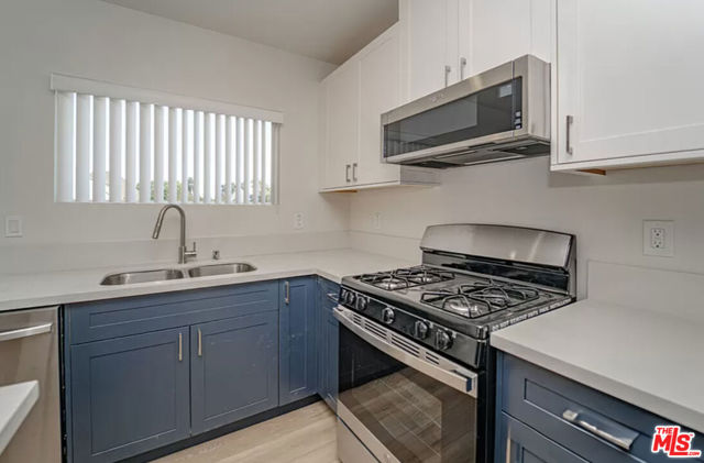 204 E 29th Street, Los Angeles CA: https://media.crmls.org/mediaz/1db386b4-cd90-4344-8332-12b99c454c93.jpg