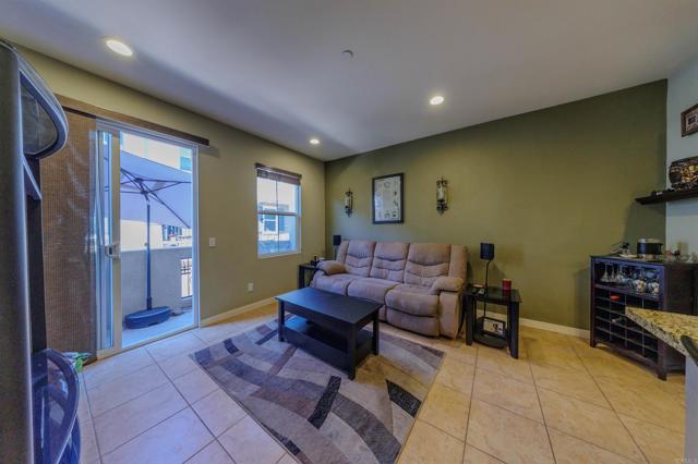 Detail Gallery Image 11 of 24 For 2118 Cosmo Way, San Marcos,  CA 92078 - 2 Beds | 2/1 Baths