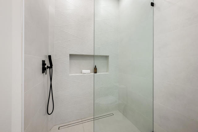 160 Kiva Drive, Palm Desert CA: https://media.crmls.org/mediaz/1db48130-00ac-4f43-a905-272f1188924c.jpg