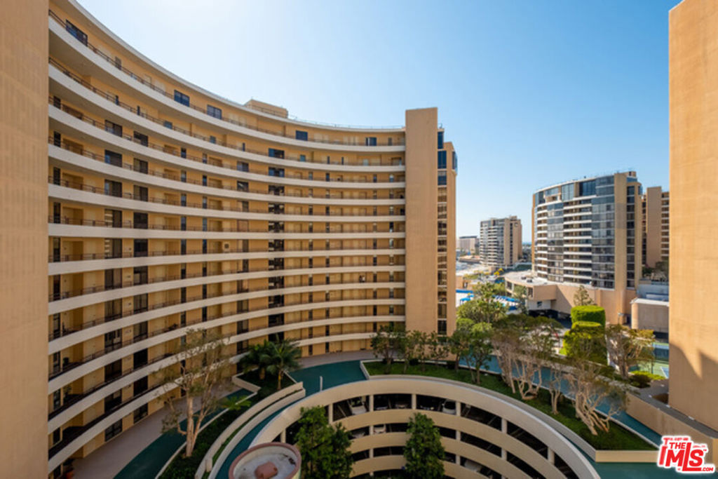 4314 marina city Drive #128