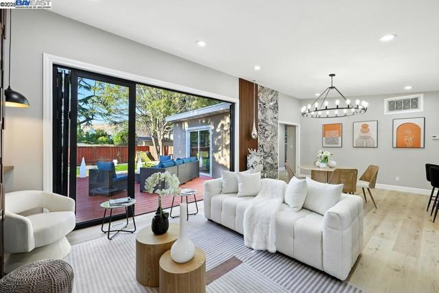 30456 Hoylake St, Hayward CA: https://media.crmls.org/mediaz/1db4fc8b-9988-4076-ba93-951028365a4d.jpg