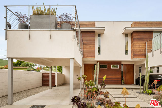 8512 Hargis Street, Los Angeles CA: https://media.crmls.org/mediaz/1db51096-9359-4c23-9525-b76f6abdc5e7.jpg
