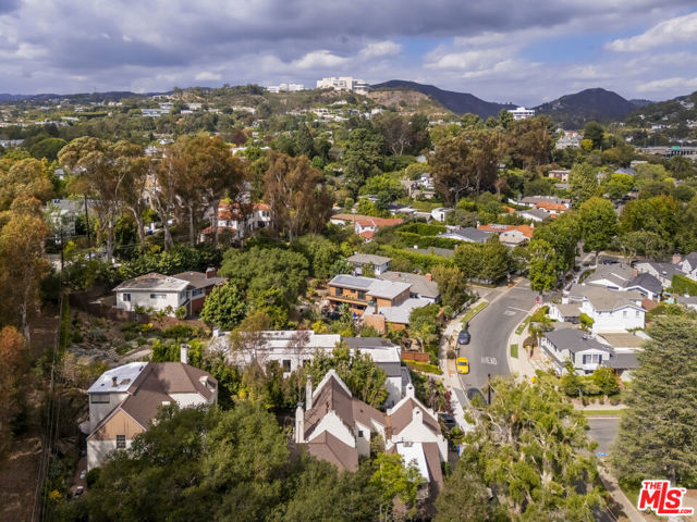 Drew Fenton | 271 Beloit Avenue Los Angeles CA | MLS: 7455926