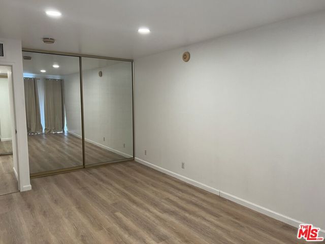 800 W 1st Street, Los Angeles CA: https://media.crmls.org/mediaz/1db541f4-4256-48fa-b339-c324cd34e191.jpg