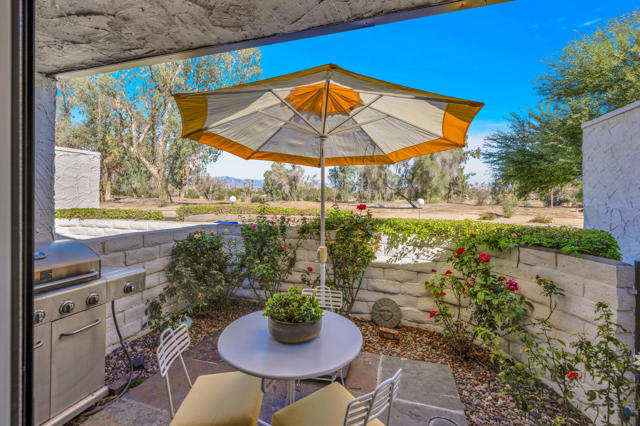 2327 Casitas Way, Palm Springs, CA 92264