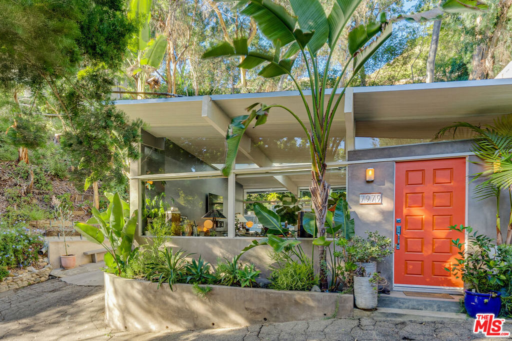 7979 Willow Glen Road
