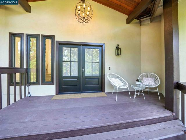1542 Hillgrade Ave, Alamo CA: https://media.crmls.org/mediaz/1db64038-96a0-4ea6-a971-abbc258d1d46.jpg