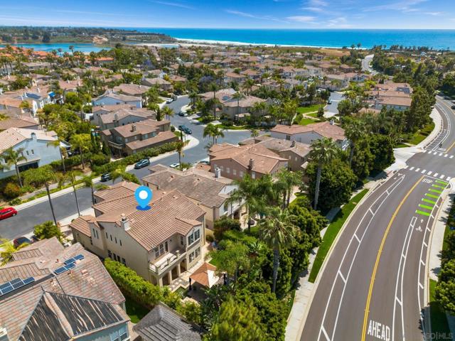 616 Marlin Ln, Carlsbad CA: https://media.crmls.org/mediaz/1db68ca2-3884-416b-b558-21a02d6e6ac6.jpg