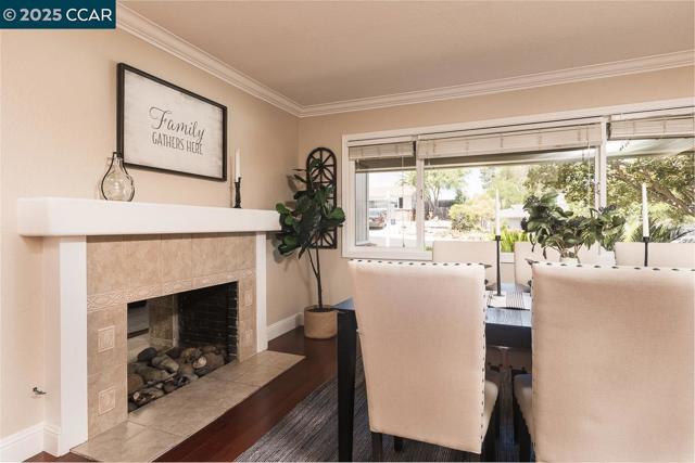 1736 Silverwood Dr, Martinez CA: https://media.crmls.org/mediaz/1db6f99f-05e1-4bb7-a2bc-27039425ea53.jpg