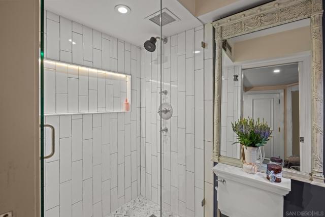 0 1750 Avenida Del Mundo, Coronado CA: https://media.crmls.org/mediaz/1db799d7-8f6b-4d0e-846d-16faff3f9dbe.jpg