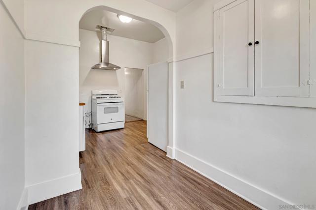 9065 67 Lemon St, Spring Valley CA: https://media.crmls.org/mediaz/1db7f854-9c27-4d63-a8ce-52511c187d07.jpg