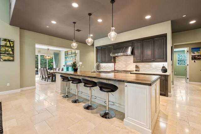 17 Emerald Court, Rancho Mirage CA: https://media.crmls.org/mediaz/1db8f278-66f7-41f8-a67d-aa3ad2e56831.jpg