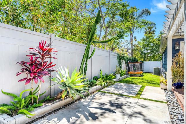4725 Adams Ave, San Diego CA: https://media.crmls.org/mediaz/1db91ccc-08d7-487d-9374-259c31c2c147.jpg