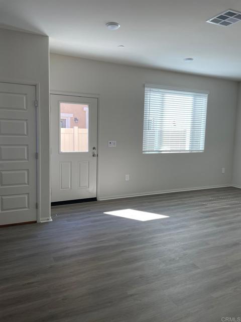 Detail Gallery Image 4 of 75 For 28325 via Moscotel, Temecula,  CA 92591 - 3 Beds | 2/1 Baths