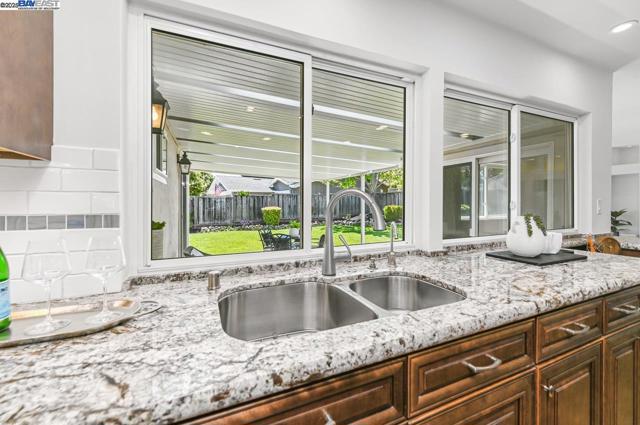 7864 Fairoaks Dr, Pleasanton CA: https://media.crmls.org/mediaz/1db9734b-e5eb-4864-898c-ef4d6e1a26b7.jpg