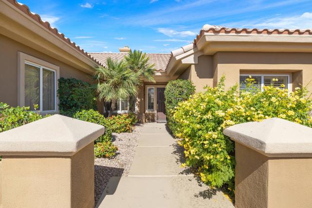 37383 Westridge Avenue, Palm Desert CA: https://media.crmls.org/mediaz/1dba01a7-a74b-40b9-8bc0-884b5354f624.jpg