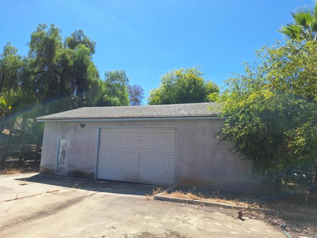 11535 Rocky Ln, Lakeside CA: https://media.crmls.org/mediaz/1dba2996-ee5e-4249-b769-660873eef260.jpg