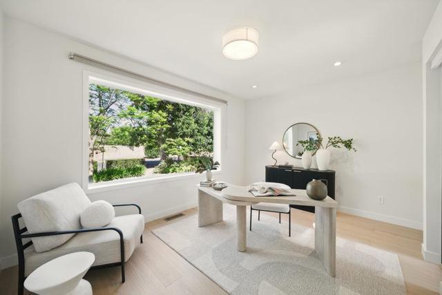 502 Palm Avenue, Los Altos CA: https://media.crmls.org/mediaz/1dbaa775-fe2a-4104-8cea-f1e697c2cd18.jpg