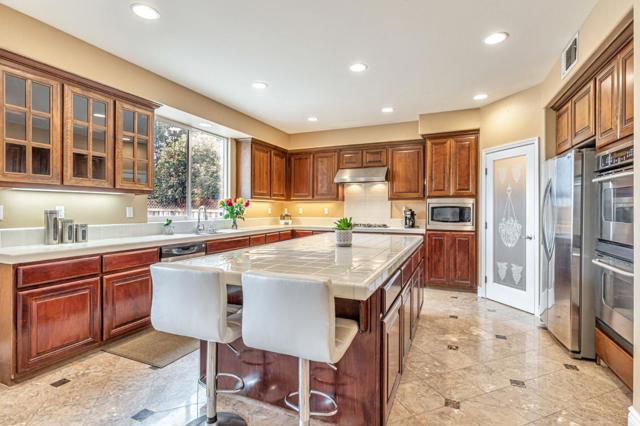 9632 Cherrywood Court, Gilroy CA: https://media.crmls.org/mediaz/1dbaad30-217c-42e9-b6be-3343faae7629.jpg