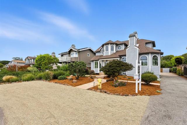 71 Alameda Avenue, Half Moon Bay CA: https://media.crmls.org/mediaz/1dbaddd4-8af9-4fc6-a89d-d539497752c6.jpg