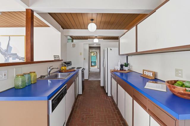 35 French Creek Place, San Mateo CA: https://media.crmls.org/mediaz/1dbb0fc3-96f6-4a22-929f-ade3078b3892.jpg