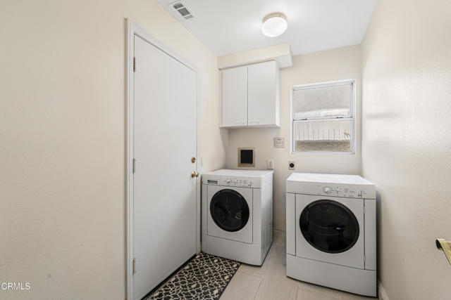 1449 La Culebra Circle, Camarillo CA: https://media.crmls.org/mediaz/1dbb1928-371a-4c21-8d97-ae9290244bbb.jpg