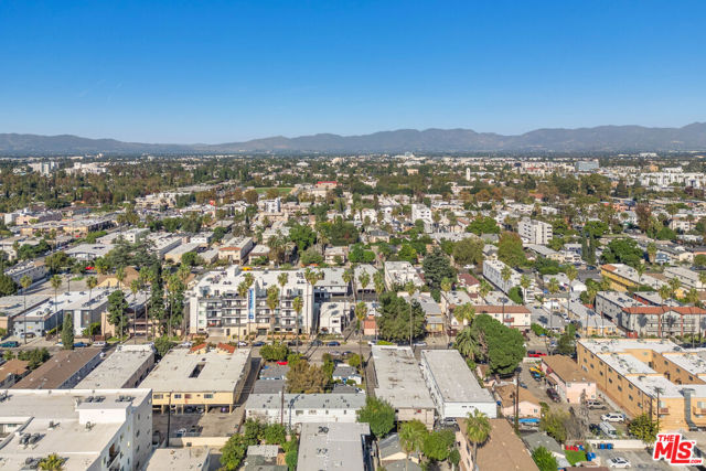 14805 Erwin Street, Van Nuys CA: https://media.crmls.org/mediaz/1dbbd0dc-e452-4f67-8574-9df91b563d11.jpg