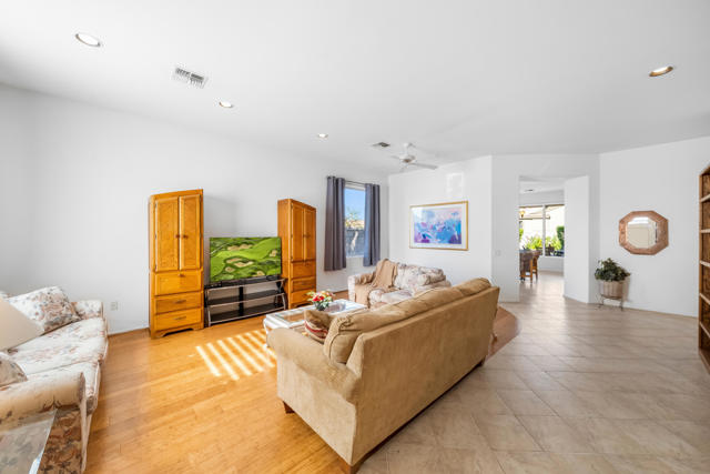 37718 Medjool Avenue, Palm Desert CA: https://media.crmls.org/mediaz/1dbc891a-4257-4ace-8944-2bf1efce0ef4.jpg