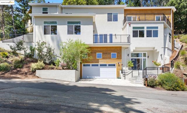 5915 Balboa Dr, Oakland CA: https://media.crmls.org/mediaz/1dbcabaf-4e7f-4e12-99b4-a68f77480fd6.jpg