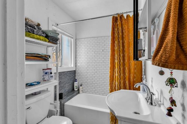 852 58th Street, Oakland CA: https://media.crmls.org/mediaz/1dbd7148-eeeb-49c2-9d02-cea3edd8fbe3.jpg