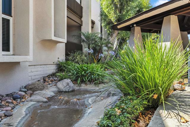 5350 Baltimore Drive, La Mesa CA: https://media.crmls.org/mediaz/1dbe3f4f-5b19-4442-806d-a26a1d0dc44b.jpg