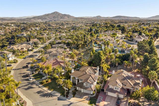 1006 Acero St, Chula Vista CA: https://media.crmls.org/mediaz/1dbecb87-a6f6-418e-902e-0268d022387c.jpg