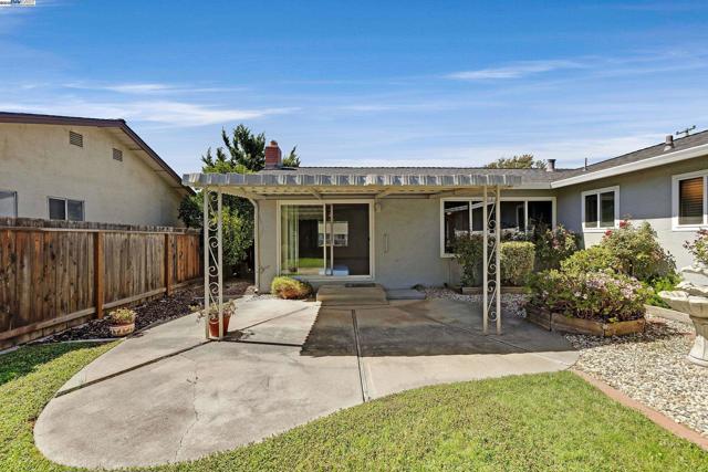 844 Wall St, Livermore CA: https://media.crmls.org/mediaz/1dbeffbe-05c9-4ace-87c9-701078918a13.jpg