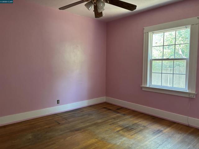 415 W 9Th St, Antioch CA: https://media.crmls.org/mediaz/1dbf6f04-81e3-4c3a-bf0a-59967afb9269.jpg