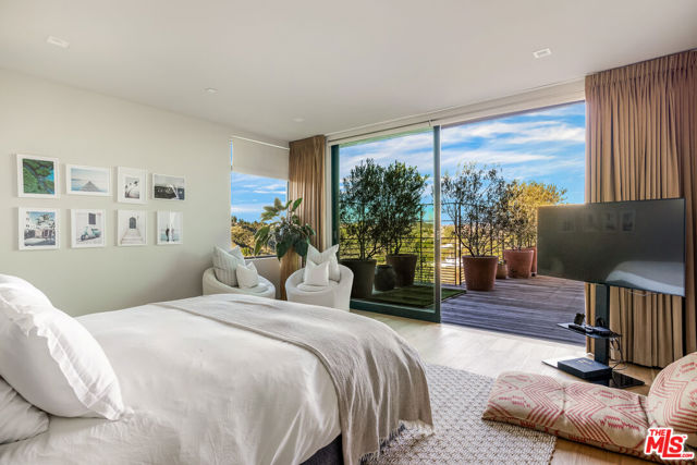 Drew Fenton | 1030 Somera Road Los Angeles CA | MLS: 7216048