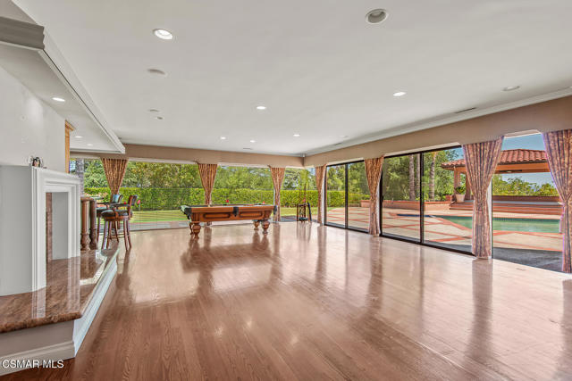 11 Inverness Road, Thousand Oaks CA: https://media.crmls.org/mediaz/1dbff3f3-021a-4c93-8ba9-3e4420a0c523.jpg