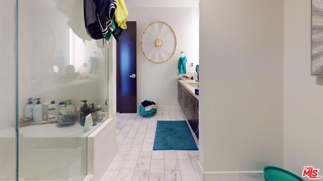 1100 Hope Street, Los Angeles, California 90015, 1 Bedroom Bedrooms, ,1 BathroomBathrooms,Condominium,For Sale,Hope,24425757