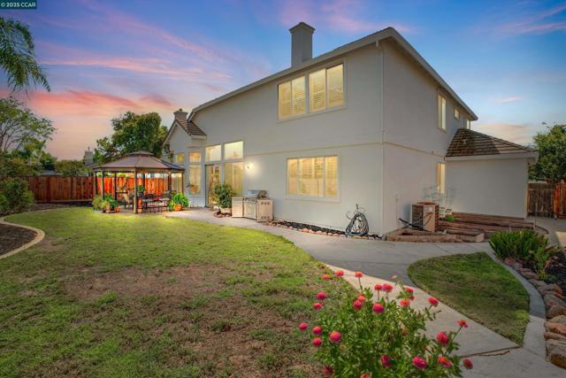 2856 Gardenside Ct, Brentwood CA: https://media.crmls.org/mediaz/1dc06c3e-3cdc-400b-afbe-e4e1c806b931.jpg